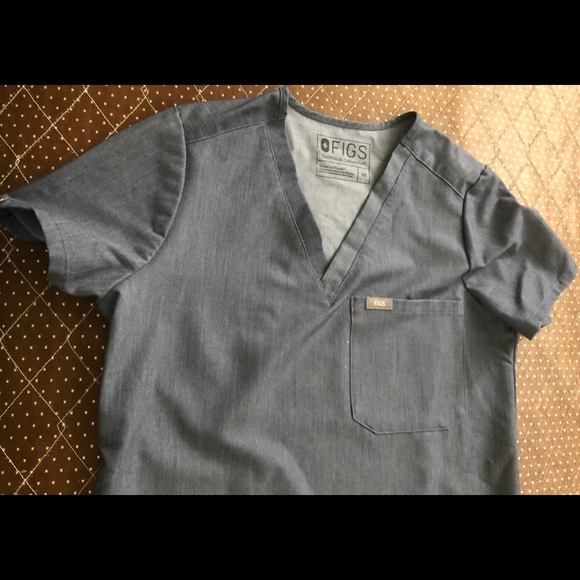 Figs Scrub Top in XS - Picture 2 of 4